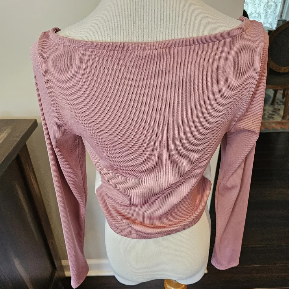 Puma Women's •Size Medium• Pink Croped Ribbed V-neck Athletic Top Athleisure - Picture 5 of 9